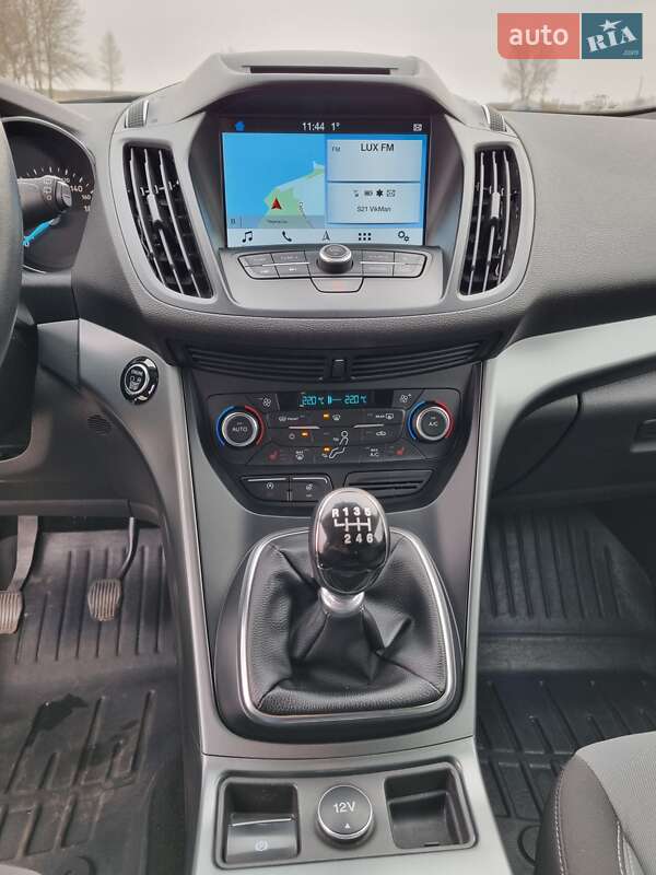 Внедорожник / Кроссовер Ford Kuga 2016 в Черкассах