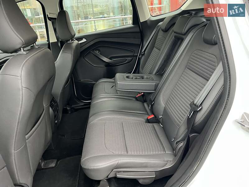 Позашляховик / Кросовер Ford Kuga 2019 в Києві