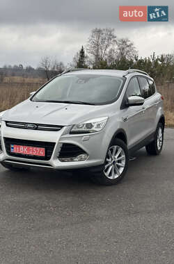 Позашляховик / Кросовер Ford Kuga 2016 в Луцьку