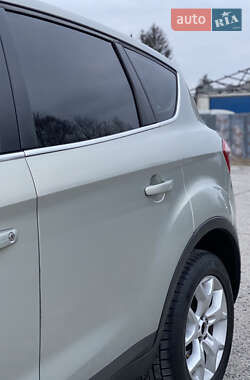 Позашляховик / Кросовер Ford Kuga 2010 в 