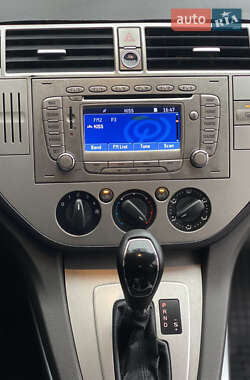 Позашляховик / Кросовер Ford Kuga 2010 в 
