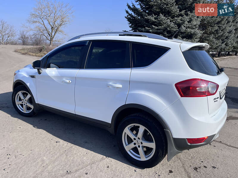 Внедорожник / Кроссовер Ford Kuga 2011 в Южноукраинске
