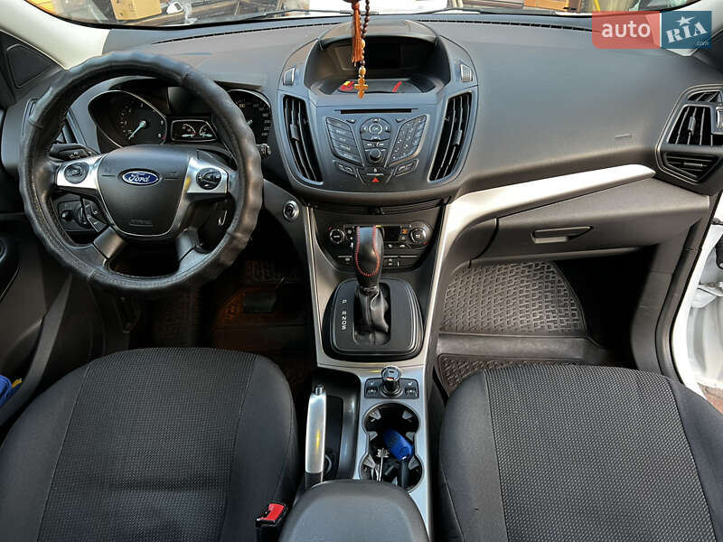 Внедорожник / Кроссовер Ford Kuga 2016 в Лубнах