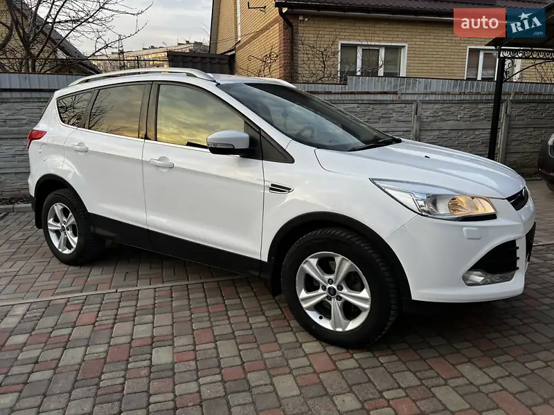 Внедорожник / Кроссовер Ford Kuga 2016 в 