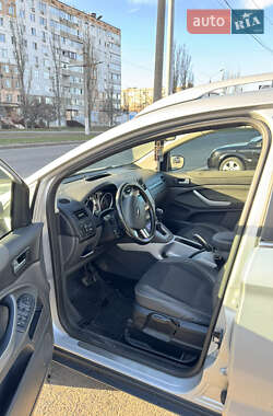 Внедорожник / Кроссовер Ford Kuga 2012 в 