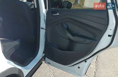 Внедорожник / Кроссовер Ford Kuga 2015 в 