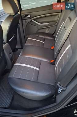 Внедорожник / Кроссовер Ford Kuga 2010 в 