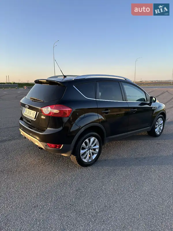 Позашляховик / Кросовер Ford Kuga 2011 в 