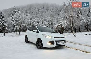 Позашляховик / Кросовер Ford Kuga 2013 в 