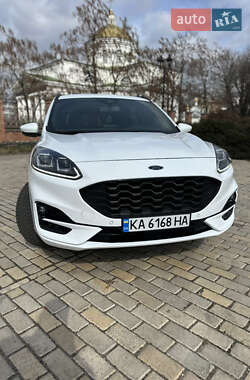 Позашляховик / Кросовер Ford Kuga 2022 в 