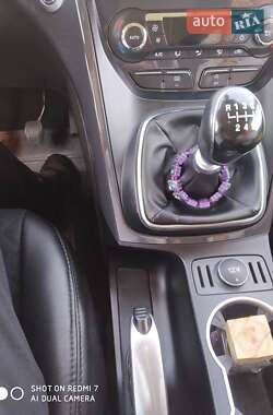 Внедорожник / Кроссовер Ford Kuga 2015 в 