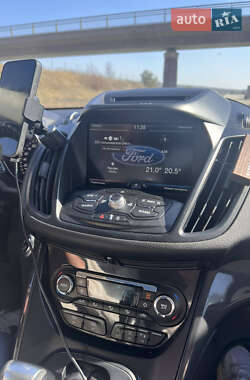 Позашляховик / Кросовер Ford Kuga 2016 в Рівному