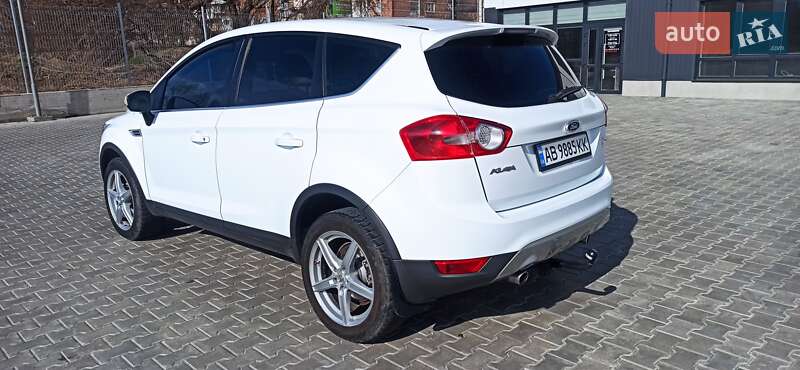 Внедорожник / Кроссовер Ford Kuga 2010 в Могилев-Подольске