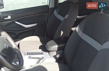 Внедорожник / Кроссовер Ford Kuga 2010 в 