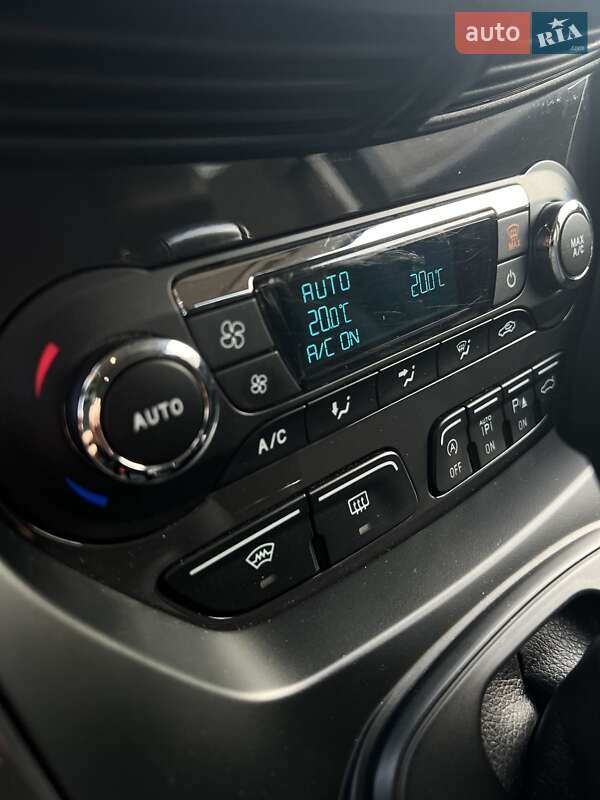 Внедорожник / Кроссовер Ford Kuga 2014 в Чернигове