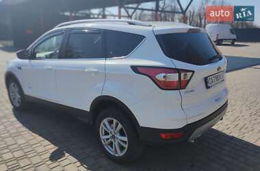 Внедорожник / Кроссовер Ford Kuga 2017 в 