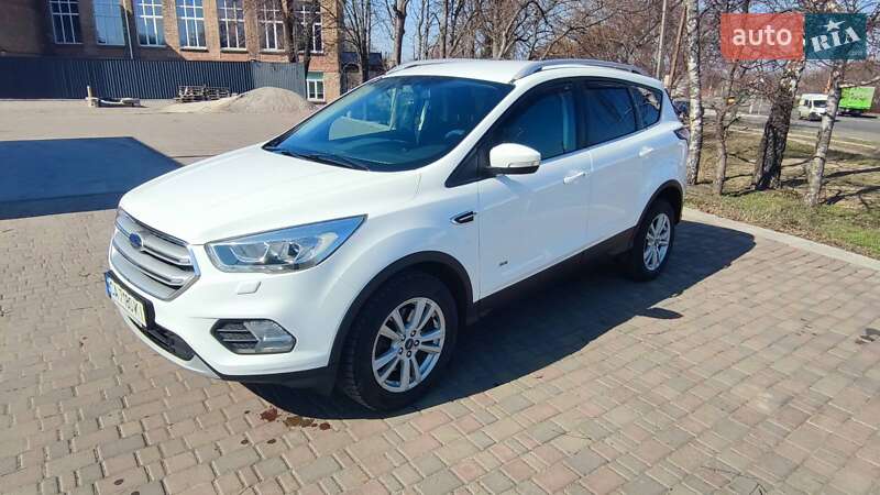 Внедорожник / Кроссовер Ford Kuga 2017 в Смеле