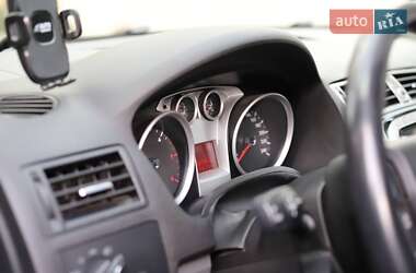 Внедорожник / Кроссовер Ford Kuga 2012 в 