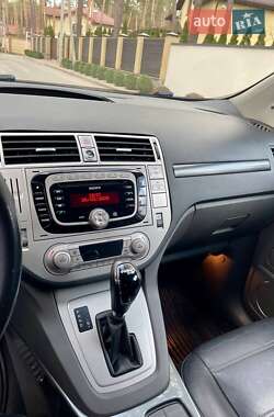 Внедорожник / Кроссовер Ford Kuga 2012 в 