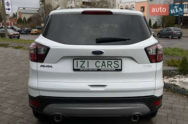 Внедорожник / Кроссовер Ford Kuga 2017 в 