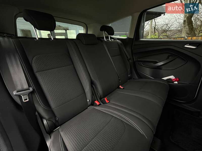 Внедорожник / Кроссовер Ford Kuga 2017 в Львове