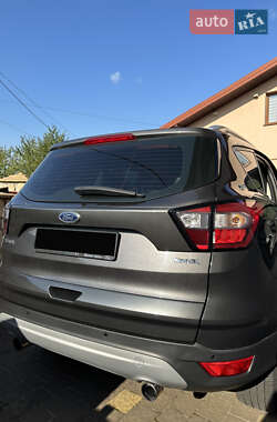 Внедорожник / Кроссовер Ford Kuga 2019 в 