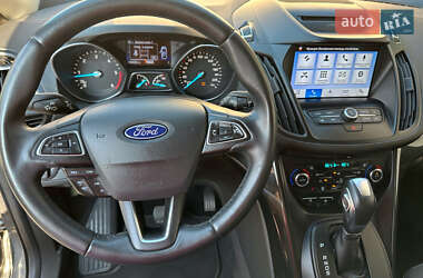 Внедорожник / Кроссовер Ford Kuga 2019 в 