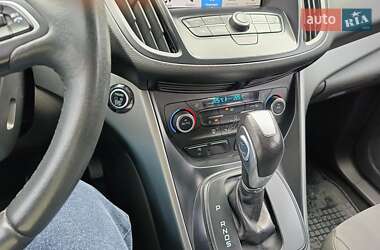 Внедорожник / Кроссовер Ford Kuga 2019 в 