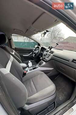 Внедорожник / Кроссовер Ford Kuga 2011 в 