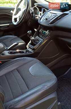 Внедорожник / Кроссовер Ford Kuga 2013 в 