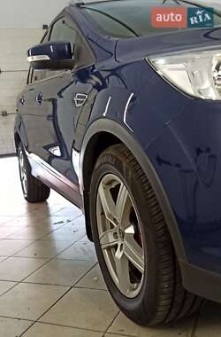 Внедорожник / Кроссовер Ford Kuga 2013 в 