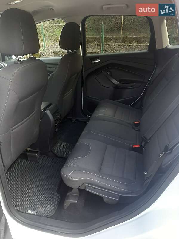 Внедорожник / Кроссовер Ford Kuga 2013 в Хусте