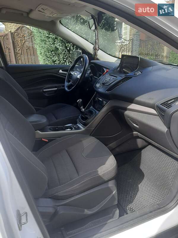 Внедорожник / Кроссовер Ford Kuga 2013 в Хусте