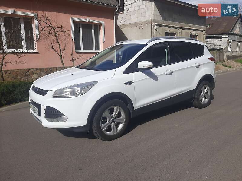 Внедорожник / Кроссовер Ford Kuga 2013 в Хусте