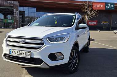 Внедорожник / Кроссовер Ford Kuga 2018 в 