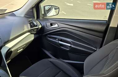 Внедорожник / Кроссовер Ford Kuga 2018 в 