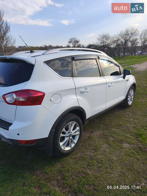 Внедорожник / Кроссовер Ford Kuga 2012 в Вознесенске