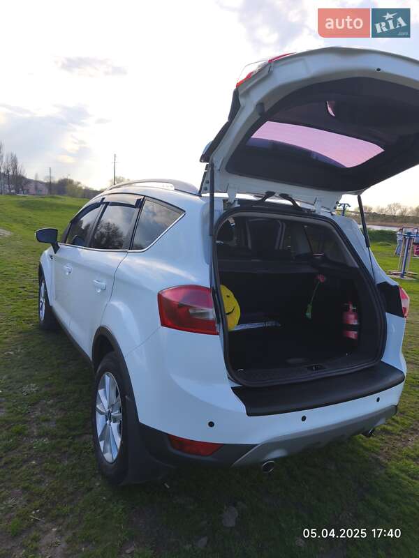 Внедорожник / Кроссовер Ford Kuga 2012 в Вознесенске