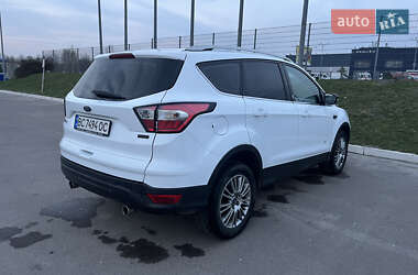 Внедорожник / Кроссовер Ford Kuga 2017 в 