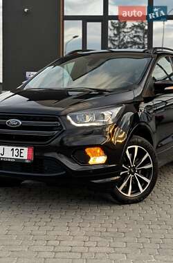 Позашляховик / Кросовер Ford Kuga 2019 в Тернополі