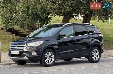 Внедорожник / Кроссовер Ford Kuga 2016 в 