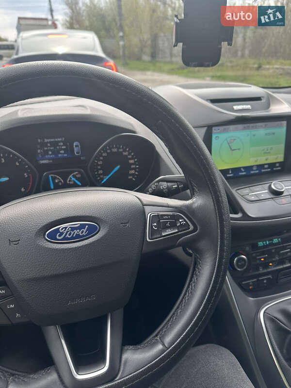 Внедорожник / Кроссовер Ford Kuga 2018 в Днепре