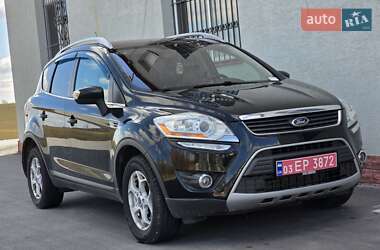 Позашляховик / Кросовер Ford Kuga 2012 в 