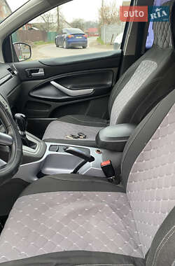 Внедорожник / Кроссовер Ford Kuga 2011 в 