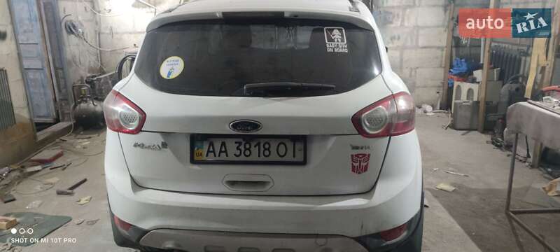 Внедорожник / Кроссовер Ford Kuga 2011 в 
