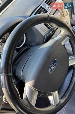 Внедорожник / Кроссовер Ford Kuga 2010 в 
