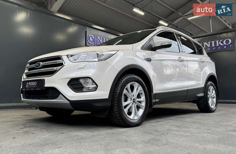 Внедорожник / Кроссовер Ford Kuga 2019 в 