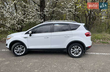 Внедорожник / Кроссовер Ford Kuga 2010 в 