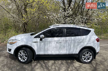 Внедорожник / Кроссовер Ford Kuga 2010 в 