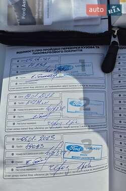 Позашляховик / Кросовер Ford Kuga 2019 в 